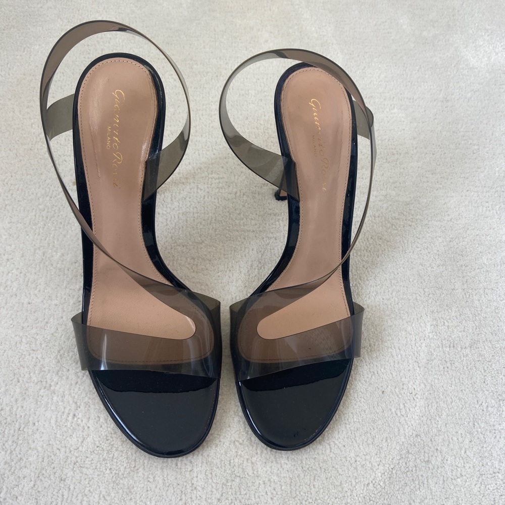 Gianvitto Rossi Metropolis Black Sandal. stiletto heel of 105mm
